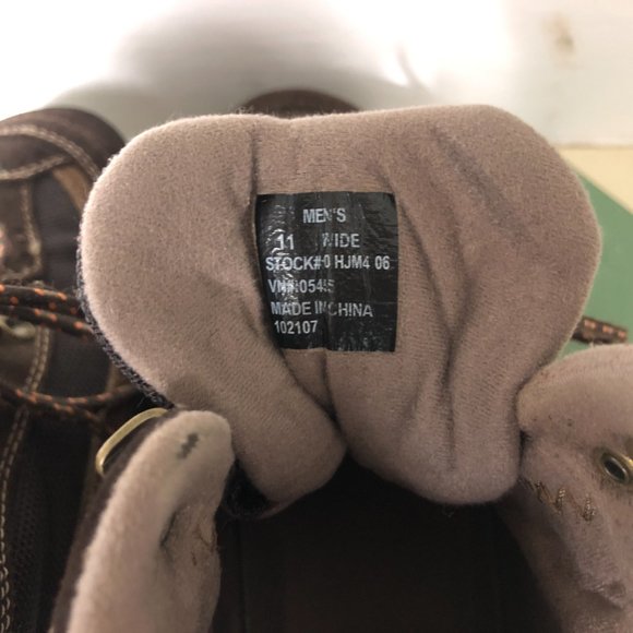 L.L. Bean Men's PrimaLoft Snowsneaker Mid-Lace, Size 11 Wide - Picture 8 of 13